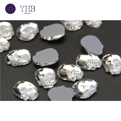 Płaskie kryształki do naszycia na sukienki